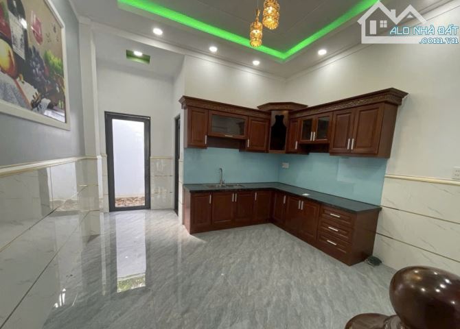 CẦN BÁN NHÀ ĐẸP - HẺM XE HƠI -KHU NGUYỄN THỊ TÚ - CHỈ HƠN 5T