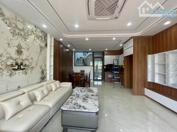 🔥 NHÀ ĐẸP TRUNG TÂM CẦU GIẤY – 40M² x 4 TẦNG – GIÁ CHỈ 12 TỶ 🔥