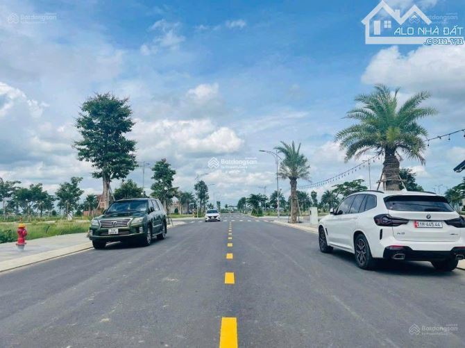 CẮT LỖ SÂU LÔ 240m2 MT NGUYỄN HỮU CẢNH 25B,  KHU TRUNG TÂM HÀNH CHÍNH NHƠN TRẠCH GIÁ 3TỶ