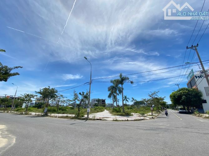 Bán góc 2mt đường Phan Hoan và Hối Kiểng 23 - khu Nam Hoà Xuân , Hoà Quý .
