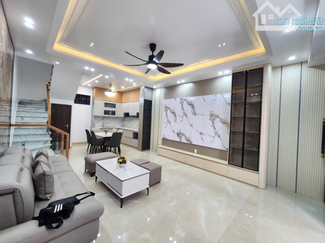 Cần bán căn  Nhà ở sau Cây Xăng Việt Hùng. Chân cầu An Dương. diện tích : 51m2 x 3 tầng độ