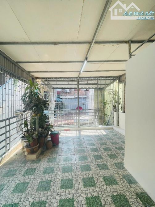 BÁN NHÀ 3 BƯỚC RA KHÂM THIÊN - 40/50 MT 10M - LÔ GÓC - TRUNG TÂM ĐỐNG ĐA