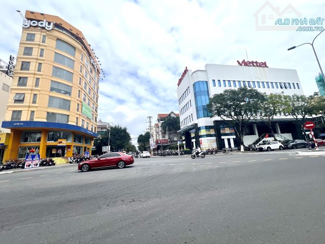 Siêu hiếm - Bán đất mặt tiền Xô Viết Nghệ Tĩnh - 2 lô liền kề, gần Núi Thành, DT 10x20m