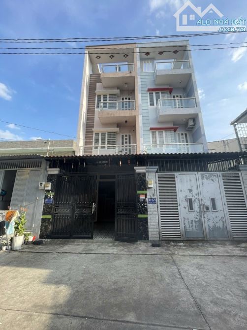 Cần Bán Gấp. Nhà trệt 3 lầu.hẻm 6m. sát MT Dương Quảng Hàm. 4,2x12m vuông vức.