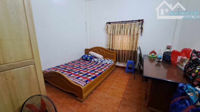 Bán nhà Phúc Lợi, dt 100m2, chỉ 10 tỷ xíu, oto 7 chỗ vào nhà, vị trí hiếm
