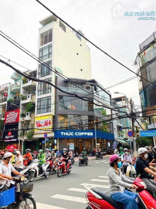Siêu vị trí căn góc đường 41 Q4-Dt: 5,5x14m. hđ thuê 85 tr/tháng. 36 tỷ