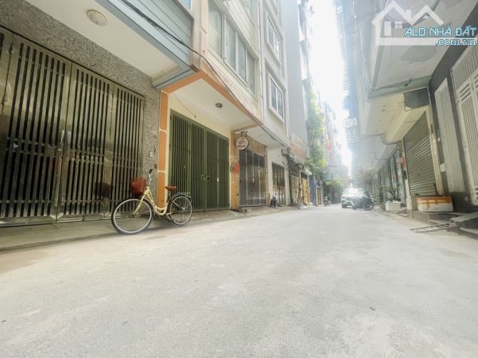 Bán nhà - Trần Quốc Hoàn - PHÂN LÔ BÀN CỜ,  ÔTÔ TRÁNH,  KINH DOANH - 40mx6 Tầngx2 Thoáng