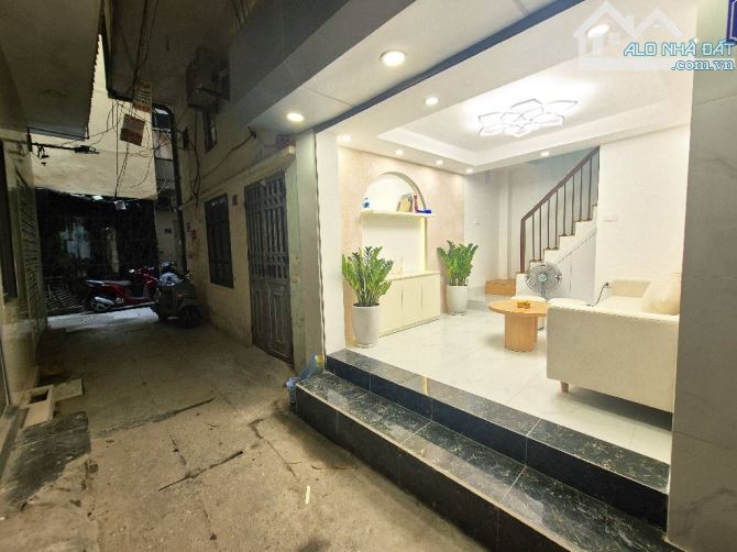 Bán nhà Đội cấn, 5 tầng mới, 4,6 tỷ