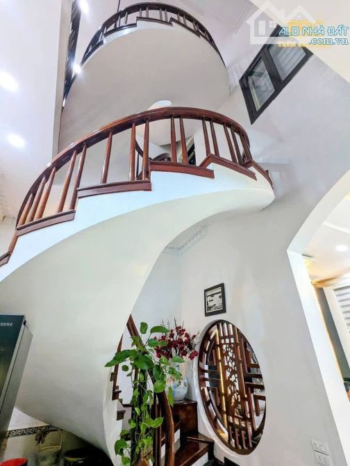 🏠6,5 tỷ bán nhà 3 tầng Mặt Ngõ Cát Dài ,lê chân  Gốc  Dân xây kiên cố Diện tích: 83m²