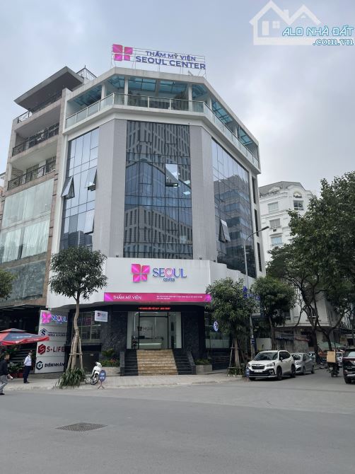 Cho thuê mặt phố làm nhà hàng, cafe tại Đỗ Đức Dục.DT:720 m2 * 3 tầng.MT gần 27m.Thông sàn
