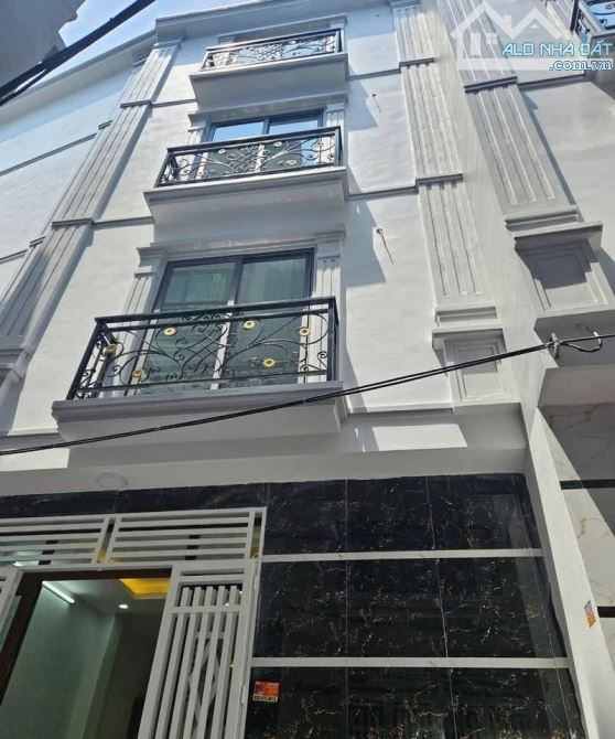 Hot bán nhà 4,5 tầng tại Lai Xá giá 4,8 tỉ yêu thương bậc nhất khu vực