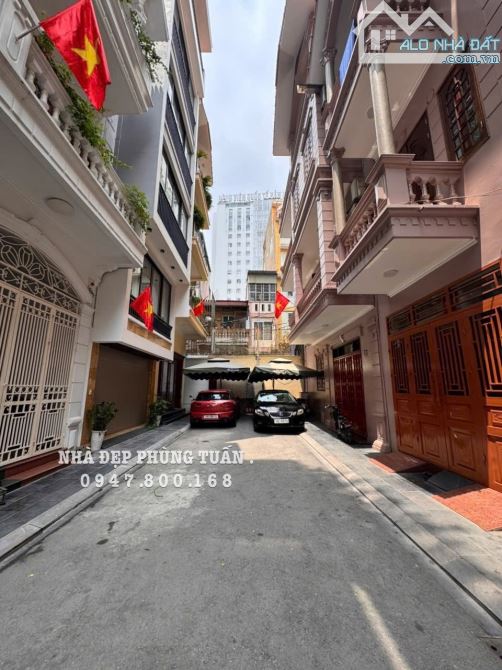 Nhà 4 tầng phố Nguyễn Đức Cảnh  - Dt: 60m2 ngang 4,5m  - hướng bắc  - ô tô đỗ cửa