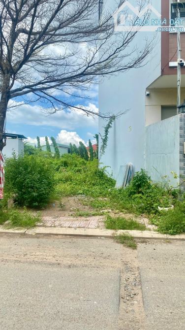 BÁN NHANH LÔ ĐẤT 64M2 QUẬN 9 NGUYỄN XIỂN GẦN VINHOMES GRAND PARK