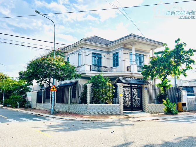 Biệt thự Gò Cát 6 Long Tâm - Bà Rịa căn góc 2 mặt tiền DT: 200m2 ; Giá Bán: 8 tỷ