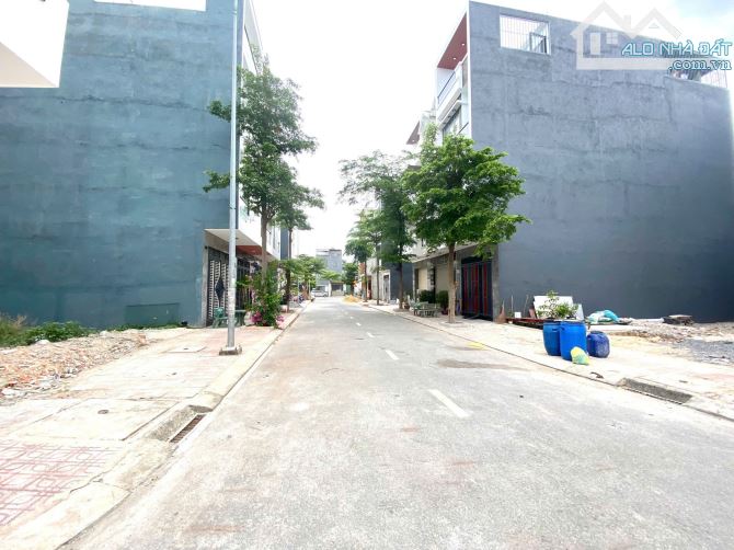 Bán đất 4x15.5m, đường D5 KDC Lộc Phát p.Thuận Giao gần Aeon Bình Dương