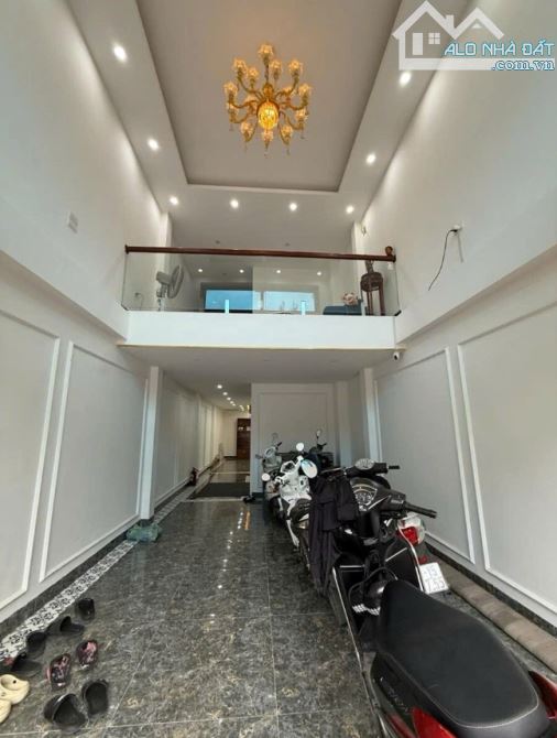SIÊU PHẨM THANH XUÂN 68M2 x 7 TẦNG THANG MÁY - NGÕ TO Ô TÔ TRÁNH – GARA RỘNG - MỚI TINH