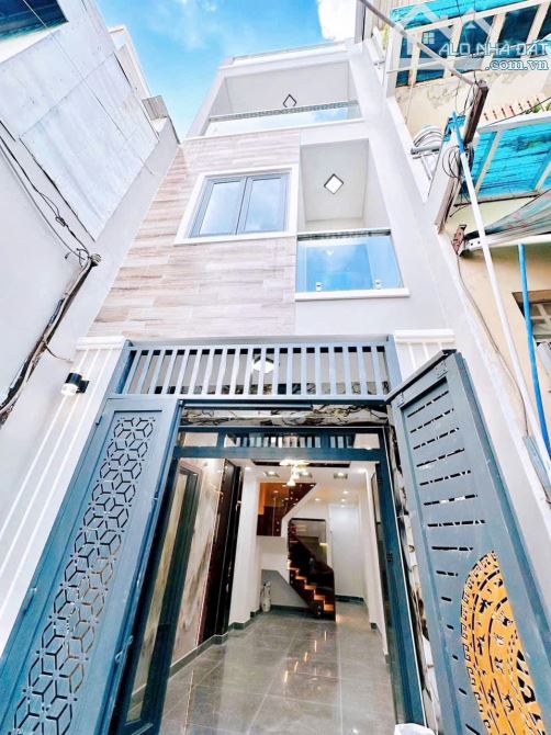 NHÀ ĐẸP QUẬN 4 GIÁ 5TỈ 490 HẺM 4M VỊ TRÍ 2/ NGẮN 4 TẤM GẦN MT 4PN DT 3*11  HÌNH THẬT
