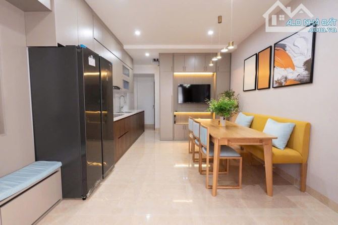 NGUYỄN LAM - LONG BIÊN - 2 THOÁNG - 5 TẦNG - VÀI BƯỚC RA MẶT PHỐ - Ô TÔ ĐỖ CỔNG