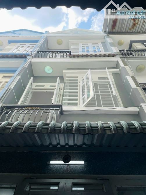 Căn nhà 2 lầu mới vào ở ngay gần nguyễn ảnh thủ Quận 12