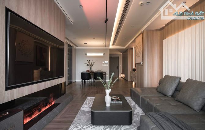 BÁN CĂN SIÊU PHẨM LÔ GÓC 3 MẶT THOÁNG VIEW HỒ TÒA VINHOMES D