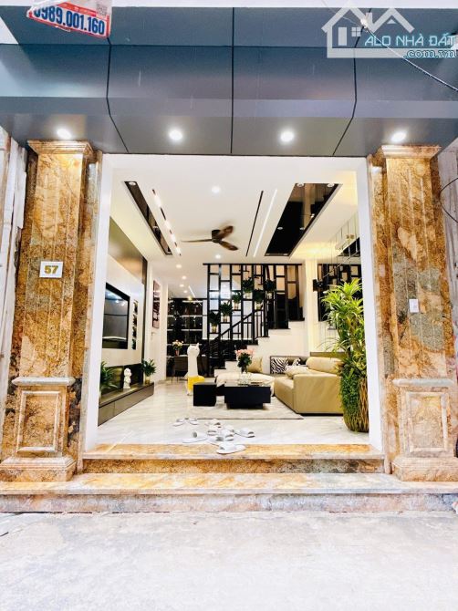 Cực hiếm - Mặt Ngõ Phương Mai - Ngõ Rộng 4m - Ô Tô Đỗ Cửa - Nhà Đẹp Dân Xây