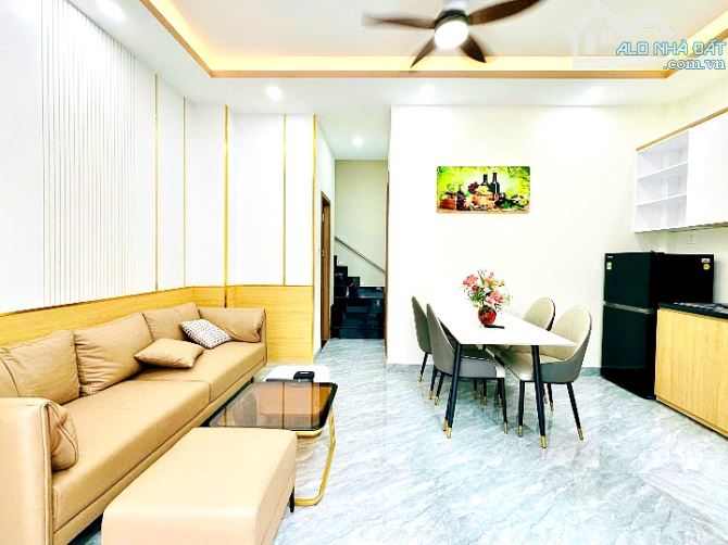 Nhà đẹp 3 phòng ngủ 2 mặt hẻm Cách Mạng Tháng 8, Tân Bình – Giá chỉ 5.38 tỷ