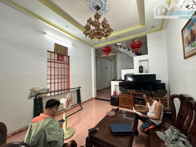 BÁN NHÀ 3 TẦNG HẺM 1/ ĐƯỜNG MAN THIỆN, P.HIỆP PHÚ, Q.9 DIỆN TÍCH 84M2 – GIÁ 6 TỶ 5