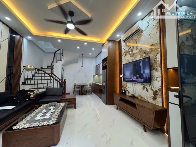 PHỐ TAM TRINH-🌷 LÔ GÓC 2 THOÁNG VĨNH VIỄN - 40m2 - mặt tiền 4.4m