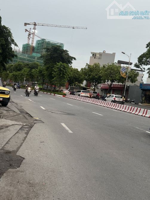 Bán Đất Tặng Nhà Tư Đình, 153m2, MT12m  Phù hợp phân lô xây Mới , nhiều tiện ích giã 17,9ỷ