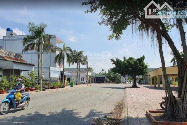 Đất khu dân cư, đường nhựa 12m, 5x20 (100m2), 1ty300 triệu, sổ hồng riêng, ngay Hựu Thạnh