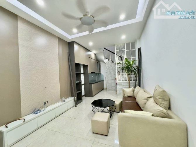 BÁN NHÀ NAM DƯ LĨNH NAM – 30/35M², 5 TẦNG, 6.3 TỶ, DÂN XÂY Ở, FULL NỘI THẤT, SÂN RỘNG