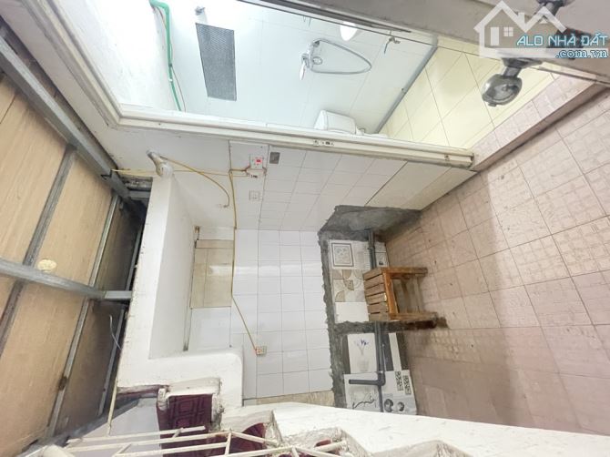 Nhà Cầu Giấy 34m² × 2 tầng, vị trí đẹp – Giá chỉ 5,85 tỷ