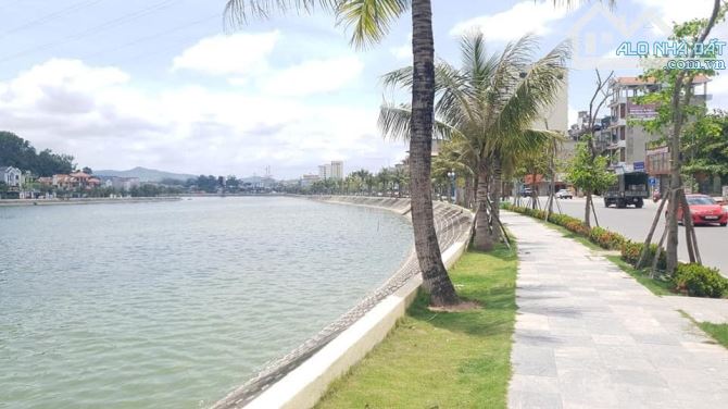 Bán đất lô thớt 2 hồ cái dăm bãi cháy tựa núi view hồ hùng thắng  đỉnh cao