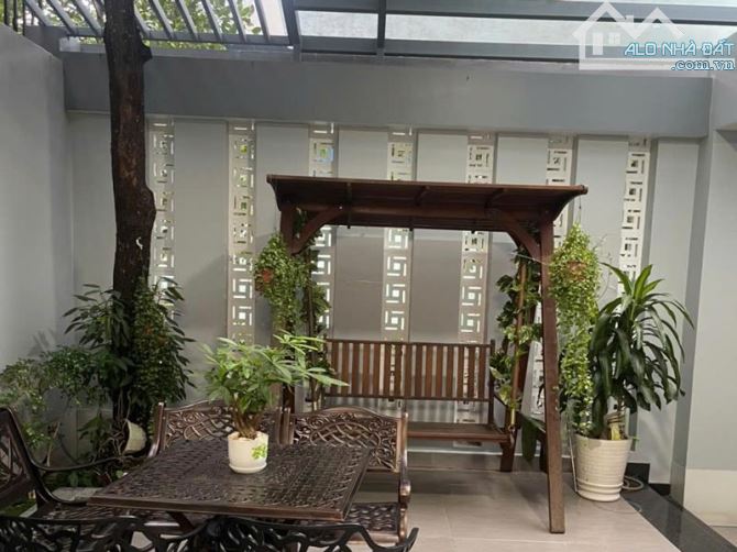 CẦN BÁN BIỆT THỰ TẤN TRƯỜNG – ĐƯỜNG SỐ 4, QUẬN 7