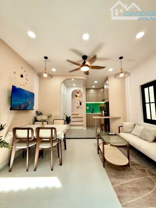Nhà đẹp 3 tầng Lê Văn Sỹ Quận 3 – full nội thất cao cấp – giá chỉ 4.xx TL
