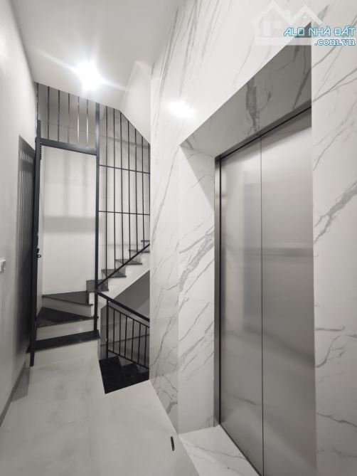 BÁN NHÀ TRẦN CUNG – GẦN BỆNH VIỆN E – Ô TÔ ĐỖ CỬA – 52M² – 7 TẦNG
