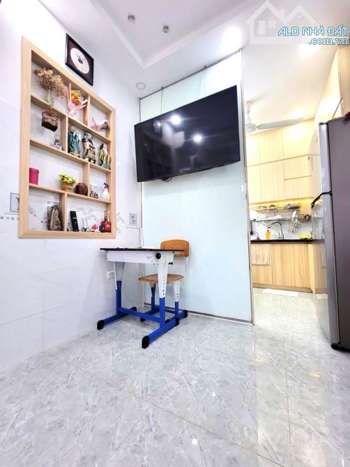 Bán nhà Nguyễn Đình Chiểu Phú Nhuận, 4 tầng, có ban công, nhỉnh 7 tỷ