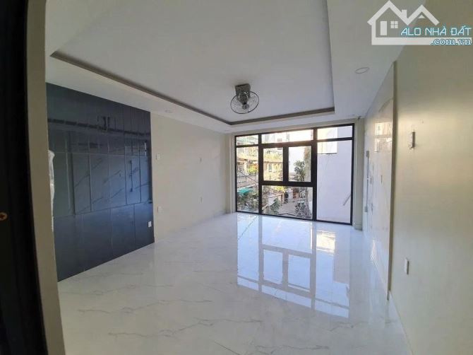 🚨 XUẤT CẢNH - BÁN GẤP TRONG TUẦN - NGUYỄN VĂN THƯƠNG - 53m² - 5 TẦNG 🚨