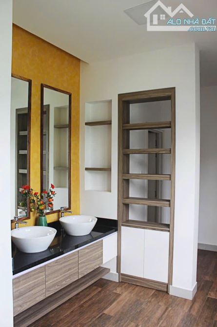 Nhà 3 tầng góc phố Hàn Quốc ngay Bãi Biển Đà Nẵng dòng tiền 28tr/tháng