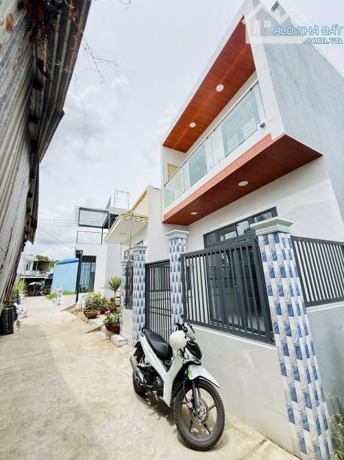 BÁN NHÀ TRỆT LẦU HẺM 192 NGUYỄN THÔNG AN THỚI