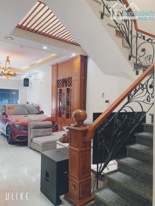 Nhà 3 Tầng * 100m2 Công Nhận Đủ - Tiện Kinh Doanh Đủ Nghề - Thông Bế Văn Cấm