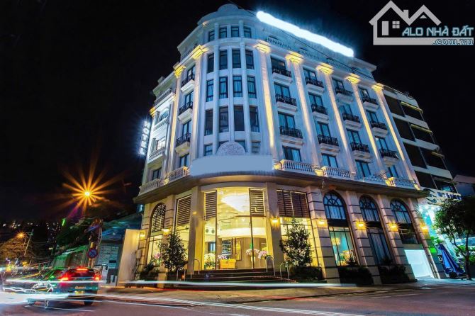 Bán khách sạn Góc 2 MT - KĐT Việt Sing - Bình Dương -12x20m- 28 Phòng - HĐT 100tr - 34 tỷ