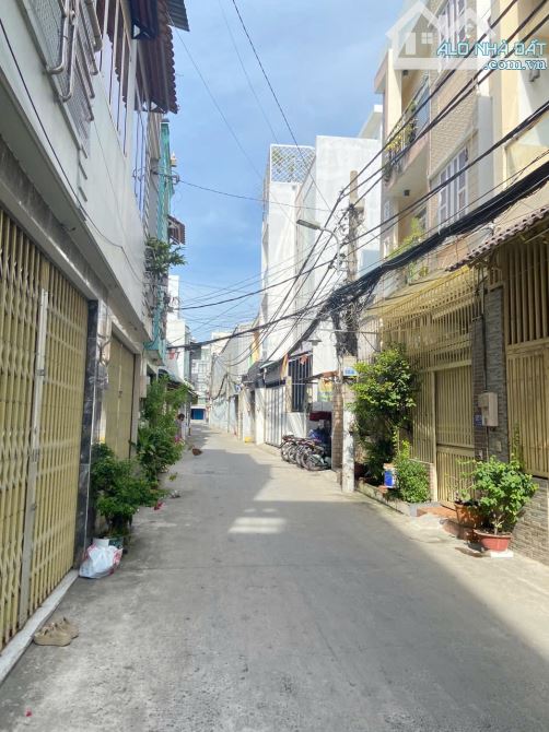 NHÀ MỚI 3 TẦNG FULL NỘI THẤT, CẠNH PHÚ MỸ HƯNG XH ĐẬU CỬA, NHỈNH 9 TỶ