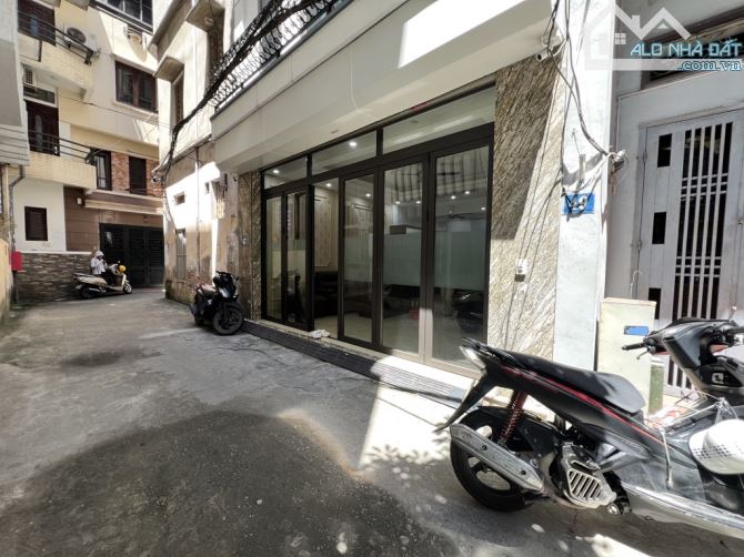 KHƯƠNG TRUNG-THANH XUÂN -45m2- mặt tiền 5.5m - vài chục mét ra phố , oto