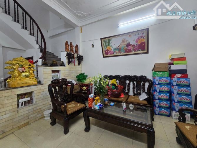 🔥 NHÀ ĐẸP NGỌC THUỴ – GIÁ CHỈ 7,x TỶ 	•	Diện tích 35m², 5 tầng, mặt tiền rộng.
