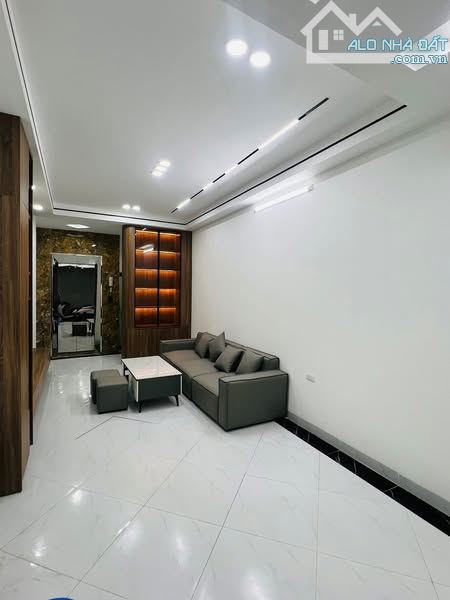 XUÂN THUỶ - CẦU GIẤY, 35M2 x 6T THANG MÁY, 20M RA Ô TÔ, NGÕ THÔNG TRƯỚC NHÀ - NHỈNH 10