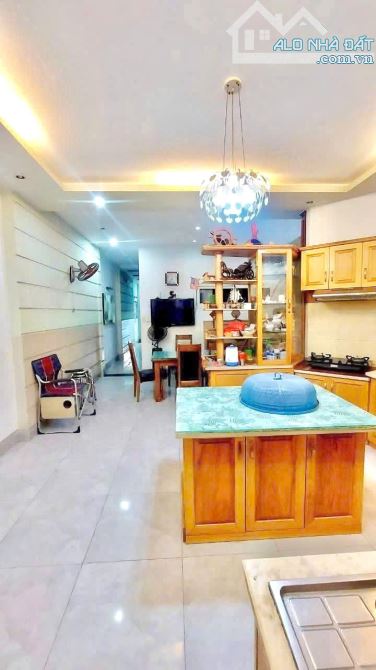 Bán nhà lầu thổ cư hoàn công hẻm ô tô Nguyễn Ái Quốc Tân Hiệp, 5x29m giá hơn 5 tỷ.
