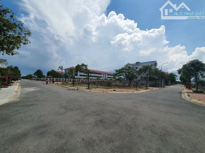 BÁN LÔ GÓC VIP 2 MẶT TIỀN BIỆT THỰ PHƯỚC SƠN - NGAY KHU SUN GROUP - (10x18) GIÁ 14.5 TỈ