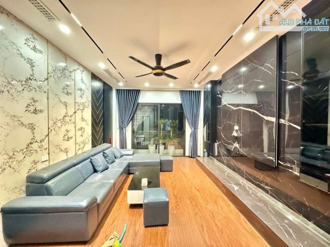 NGÕ 196 CẦU GIẤY, 44M x MT 4M, NGÕ RỘNG THOÁNG, 60M RA BÃI Ô TÔ, MẶT PHỐ CẦU GIẤY