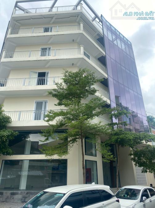 Building 2 mặt tiền siêu hiếm đường Cao Thắng, P.12, Quận 10. DT: 20*15M. HĐT 200tr/tháng